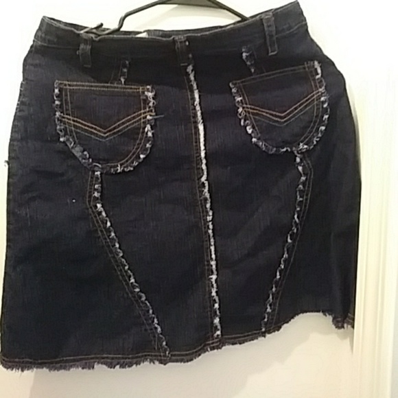 Skirt - Picture 2 of 3